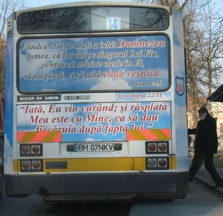 Mesaje din Biblie, pe un autobuz din Oradea